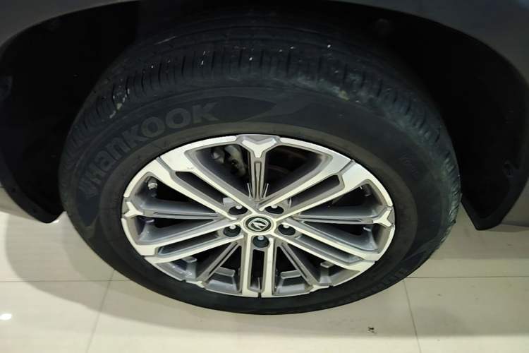Used CHANGAN CS75 PLUS 2021 1.5T Automatic Luxury Version Right Rear Wheel Hub