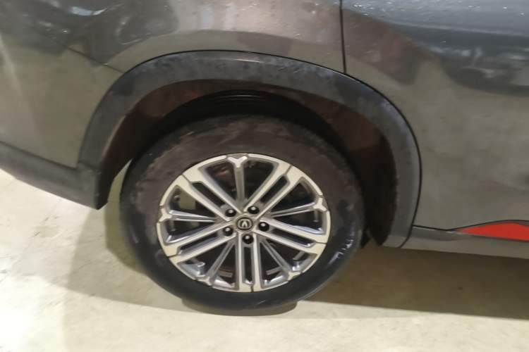 Used CHANGAN CS75 PLUS 2021 1.5T Automatic Luxury Version Right Rear Wheel Hub
