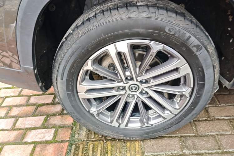 Used CHANGAN CS75 PLUS 2021 1.5T Automatic Luxury Version Right Rear Wheel Hub
