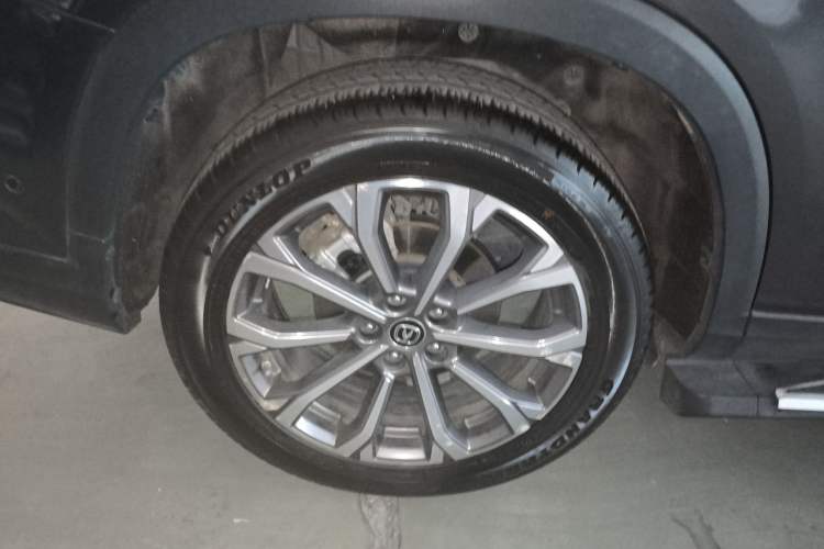 Used CHANGAN CS75 PLUS 2021 2.0T Automatic Flagship Edition Right Rear Wheel Hub