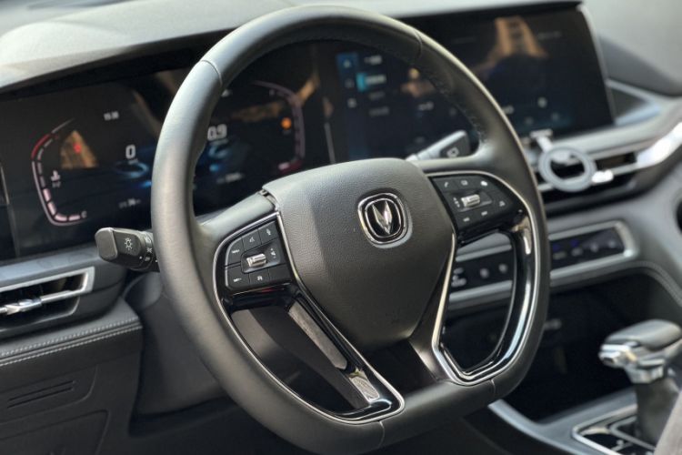 Used CHANGAN CS75 PLUS 2021 1.5T Automatic Luxury Version Steering Wheel