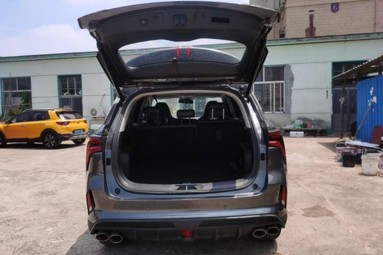 Used CHANGAN CS75 PLUS 2021 2.0T Automatic Pilot Version Trunk