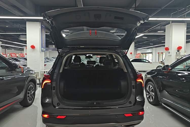 Used CHANGAN CS75 PLUS 2021 1.5T Automatic Luxury Version Trunk
