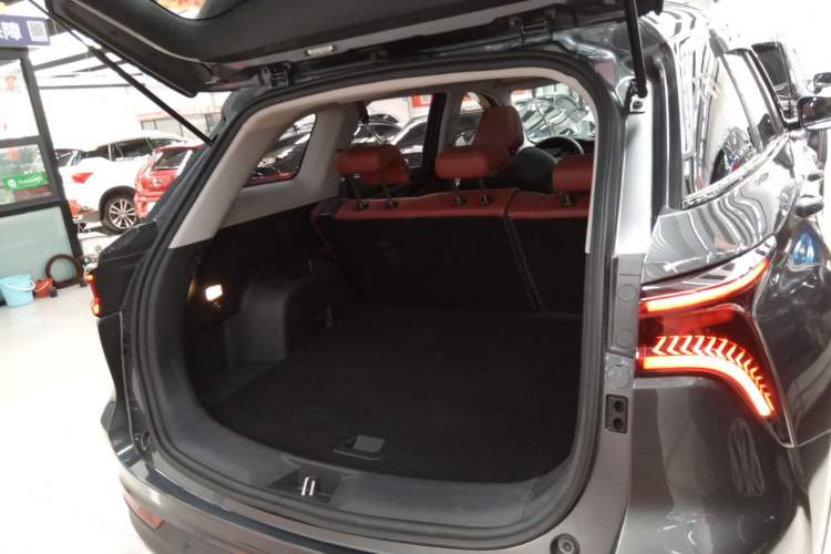 Used CHANGAN CS75 PLUS 2021 1.5T Automatic Luxury Version Trunk