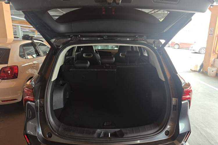 Used CHANGAN CS75 PLUS 2021 2.0T Automatic Pilot Version Trunk