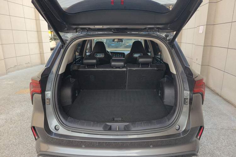 Used CHANGAN CS75 PLUS 2021 2.0T Automatic Pilot Version Trunk