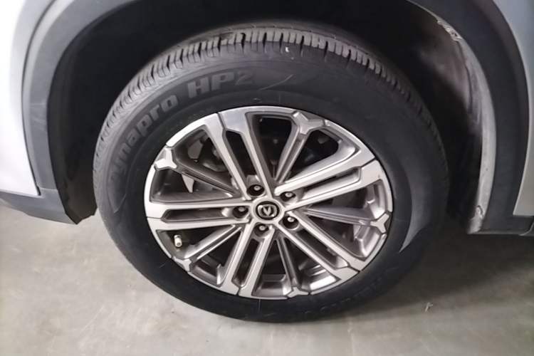 Used CHANGAN CS75 PLUS 2021 1.5T Automatic Luxury Version Left Front Wheel Hub