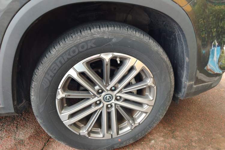 Used CHANGAN CS75 PLUS 2021 1.5T Automatic Luxury Version Right Front Wheel Hub
