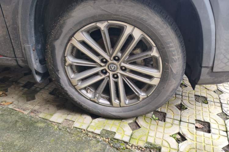 Used CHANGAN CS75 PLUS 2021 1.5T Automatic Luxury Version Right Front Wheel Hub