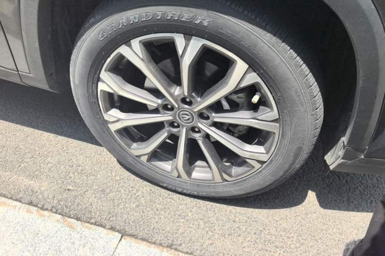 Used CHANGAN CS75 PLUS 2021 2.0T Automatic Flagship Edition Right Front Wheel Hub