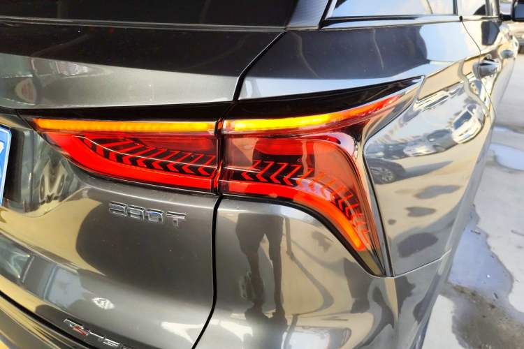 Used CHANGAN CS75 PLUS 2021 1.5T Automatic Luxury Version Right Rear Taillight