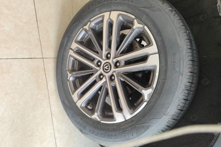 Used CHANGAN CS75 PLUS 2021 1.5T Automatic Luxury Version Right Rear Wheel Hub