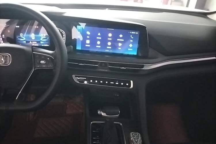 Used CHANGAN CS75 PLUS 2021 1.5T Automatic Luxury Version Audio And AC Panel
