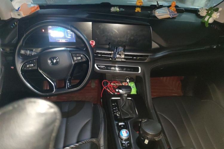 Used CHANGAN CS75 PLUS 2021 1.5T Automatic Luxury Version Center Console