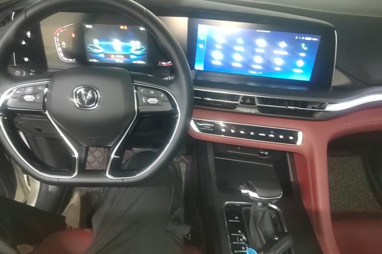 Used CHANGAN CS75 PLUS 2021 1.5T Automatic Pioneer Model Center Console