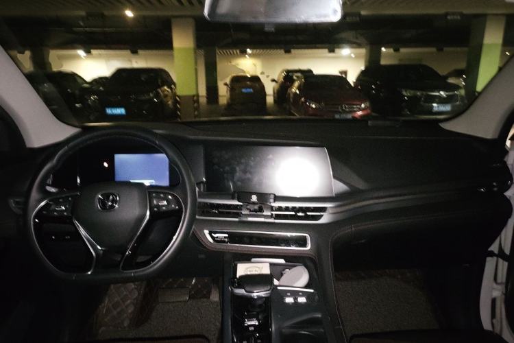 Used CHANGAN CS75 PLUS 2021 2.0T Automatic Pilot Version Center Console