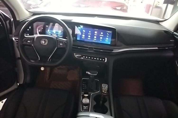Used CHANGAN CS75 PLUS 2021 1.5T Automatic Luxury Version Center Console