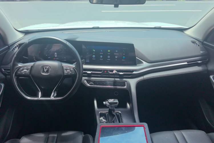 Used CHANGAN CS75 PLUS 2021 1.5T Automatic Luxury Version Center Console