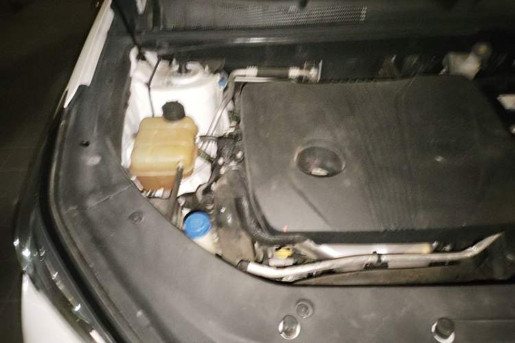 Used CHANGAN CS75 PLUS 2021 2.0T Automatic Pilot Version Engine Bay Right