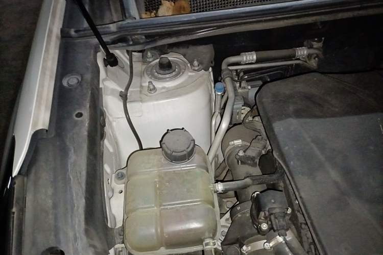 Used CHANGAN CS75 PLUS 2021 2.0T Automatic Pilot Version Engine Bay Right