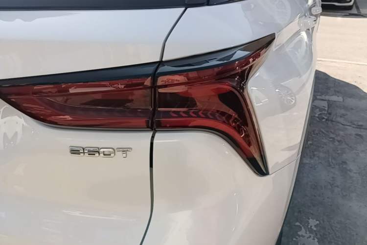 Used CHANGAN CS75 PLUS 2021 2.0T Automatic Flagship Edition Exterior 3
