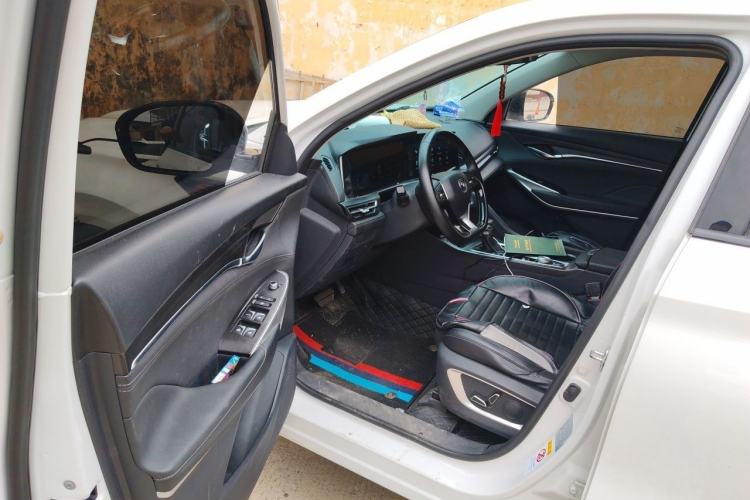 Used CHANGAN CS75 PLUS 2021 1.5T Automatic Luxury Version Interior 3