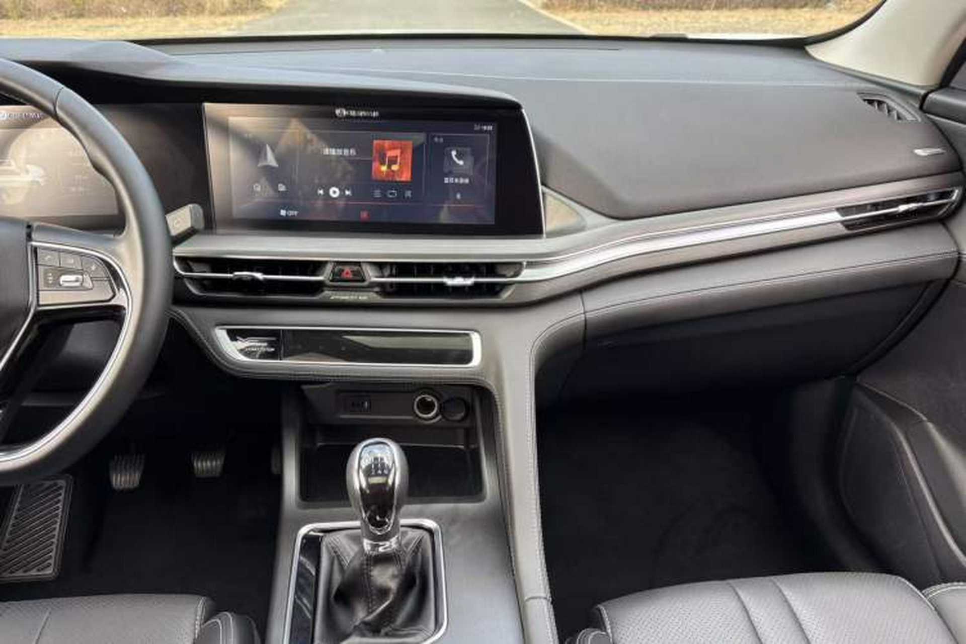 Used CHANGAN CS75 PLUS 2021 1.5T Manual Luxury Version Interior 6