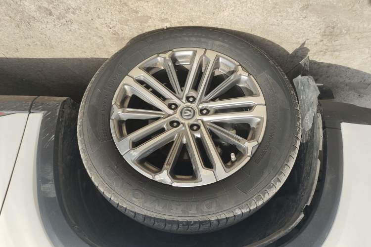 Used CHANGAN CS75 PLUS 2021 1.5T Automatic Prestige Model Left Front Wheel Hub