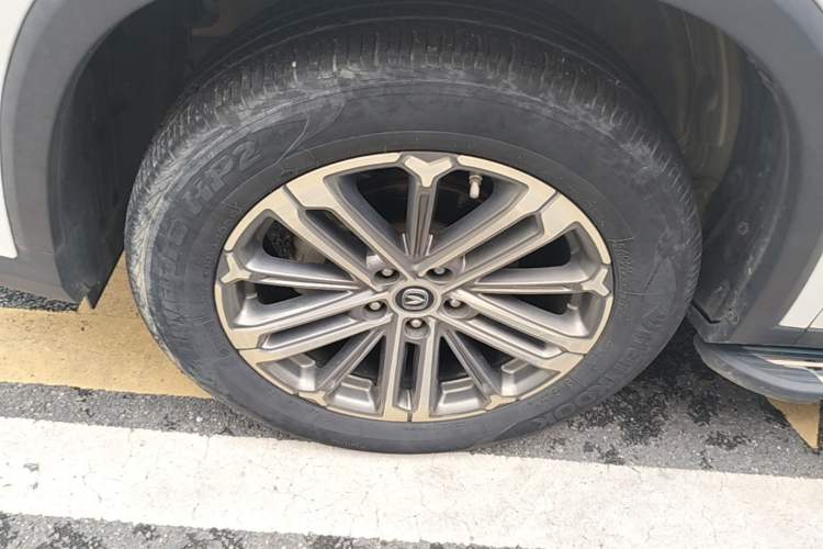 Used CHANGAN CS75 PLUS 2021 1.5T Automatic Luxury Version Left Front Wheel Hub