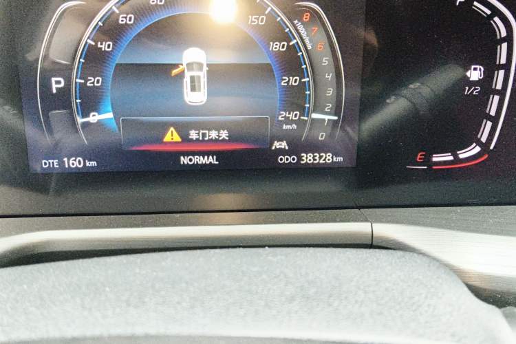 Used CHANGAN CS75 PLUS 2021 1.5T Automatic Luxury Version Odometer Close Up