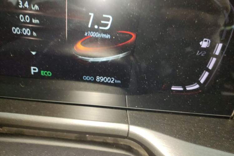Used CHANGAN CS75 PLUS 2021 1.5T Automatic Luxury Version Odometer Close Up