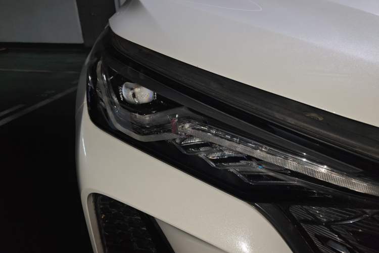 Used CHANGAN CS75 PLUS 2021 2.0T Automatic Pilot Version Right Front Headlight