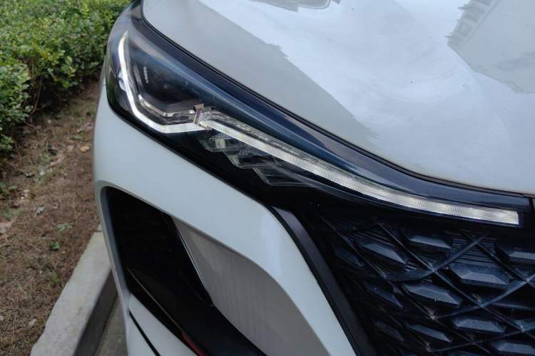 Used CHANGAN CS75 PLUS 2021 1.5T Automatic Luxury Version Right Front Headlight