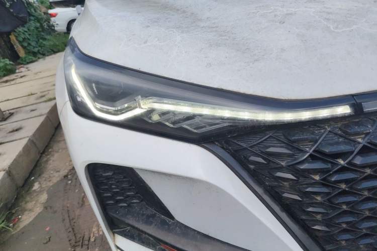 Used CHANGAN CS75 PLUS 2021 1.5T Automatic Luxury Version Right Front Headlight