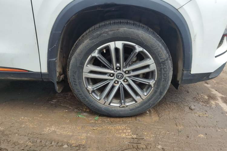 Used CHANGAN CS75 PLUS 2021 1.5T Automatic Luxury Version Right Front Wheel Hub