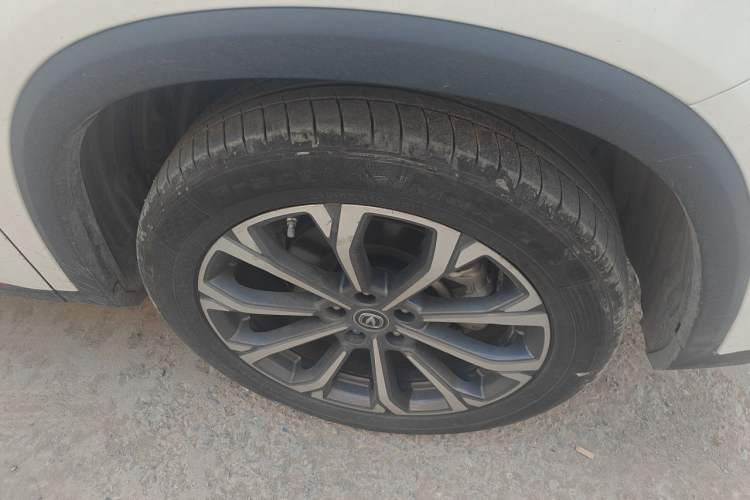 Used CHANGAN CS75 PLUS 2021 2.0T Automatic Flagship Edition Right Front Wheel Hub