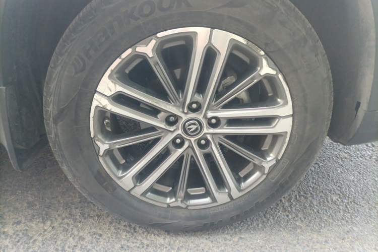 Used CHANGAN CS75 PLUS 2021 1.5T Automatic Luxury Version Right Front Wheel Hub