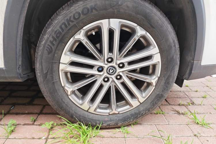 Used CHANGAN CS75 PLUS 2021 1.5T Automatic Luxury Version Right Front Wheel Hub