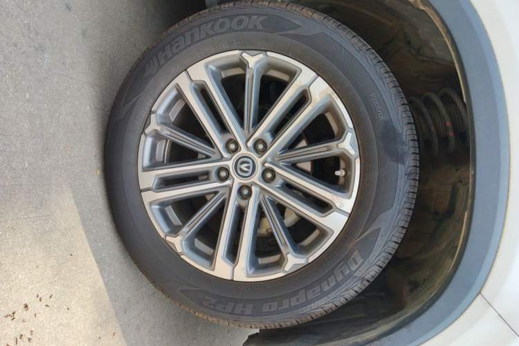 Used CHANGAN CS75 PLUS 2021 1.5T Automatic Luxury Version Right Front Wheel Hub
