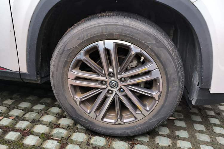 Used CHANGAN CS75 PLUS 2021 1.5T Automatic Luxury Version Right Front Wheel Hub
