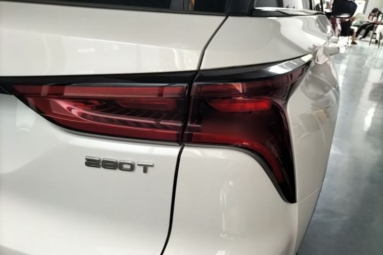 Used CHANGAN CS75 PLUS 2021 1.5T Automatic Luxury Version Right Rear Taillight