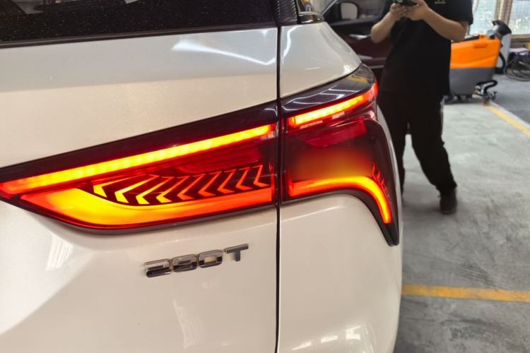 Used CHANGAN CS75 PLUS 2021 1.5T Automatic Luxury Version Right Rear Taillight