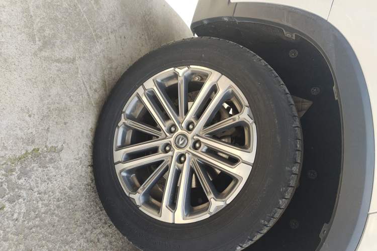 Used CHANGAN CS75 PLUS 2021 1.5T Automatic Prestige Model Right Rear Wheel Hub