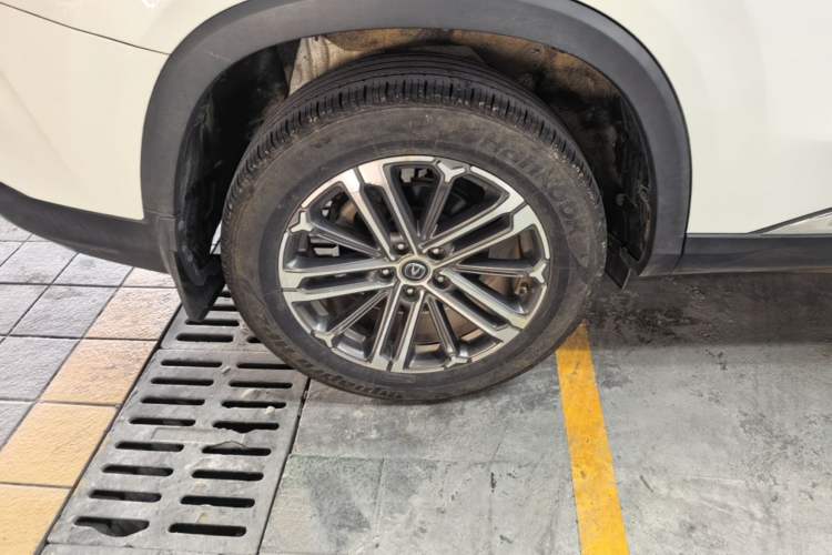 Used CHANGAN CS75 PLUS 2021 1.5T Automatic Luxury Version Right Rear Wheel Hub