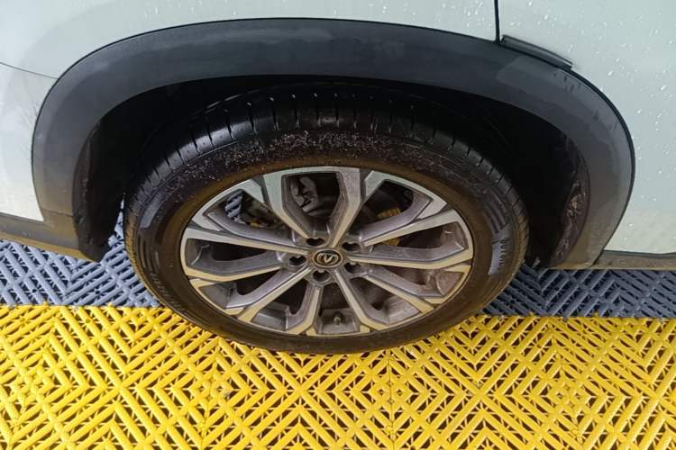 Used CHANGAN CS75 PLUS 2021 2.0T Automatic Flagship Edition Right Rear Wheel Hub