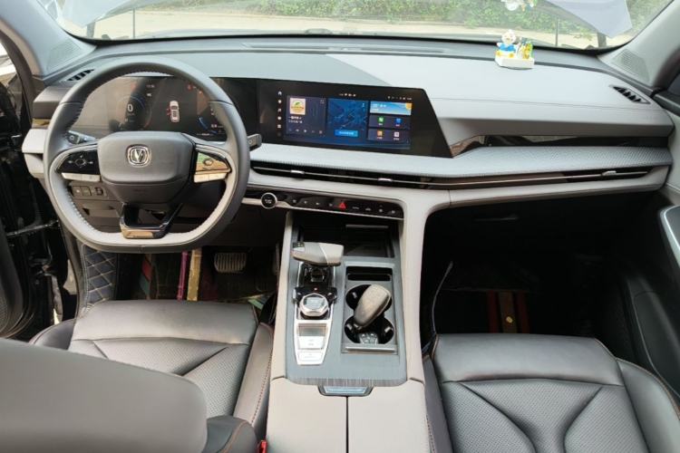 Used CHANGAN CS75 PLUS 2022 2nd Generation 1.5T Automatic Prestige Version Center Console