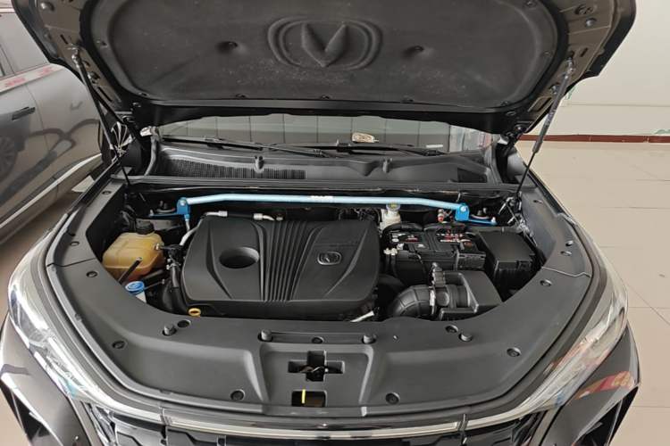 Used CHANGAN CS75 PLUS 2022 2.0T Automatic Flagship Edition Engine Bay