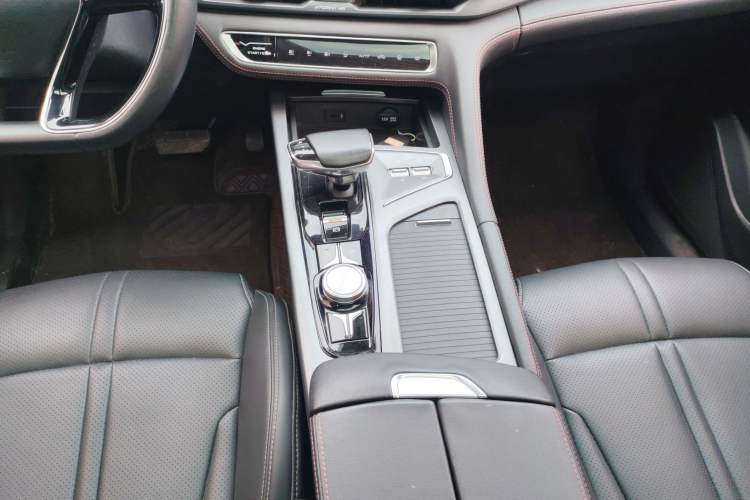 Used CHANGAN CS75 PLUS 2022 1.5T Automatic Luxury Model Gear Lever