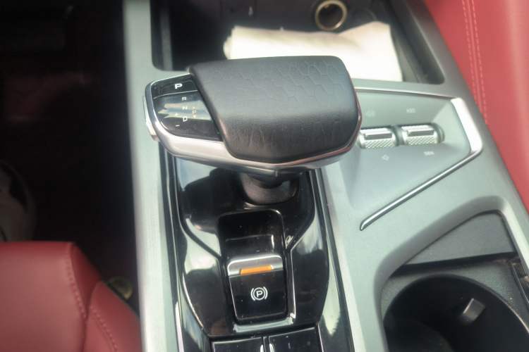 Used CHANGAN CS75 PLUS 2022 2.0T Automatic Pilot Version Gear Lever