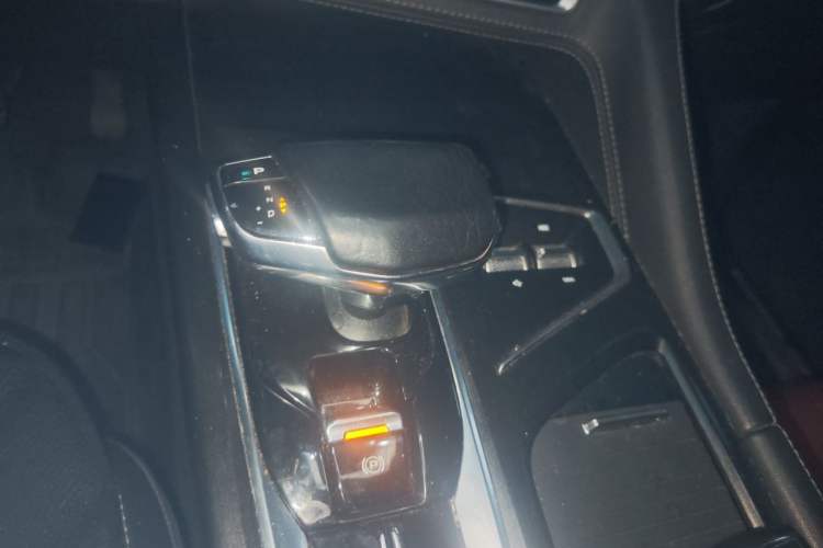 Used CHANGAN CS75 PLUS 2022 1.5T Automatic Prestige Model Gear Lever